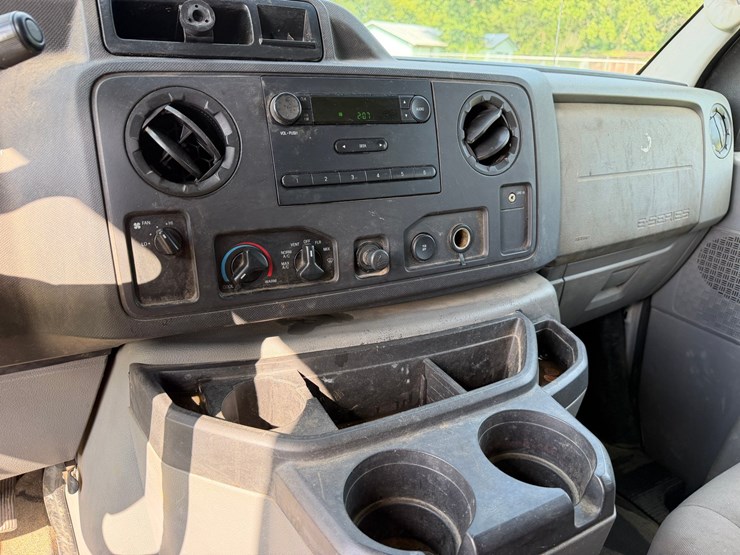 2012-ford-e150-image-15