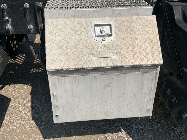 2018-kenworth-t680-image-14