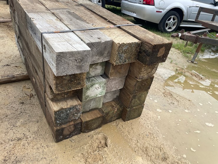 #3637-•-bundle-of-used-guard-rail-posts-image-4