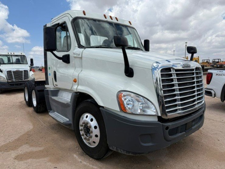 2018-freightliner-cascadia-image-2