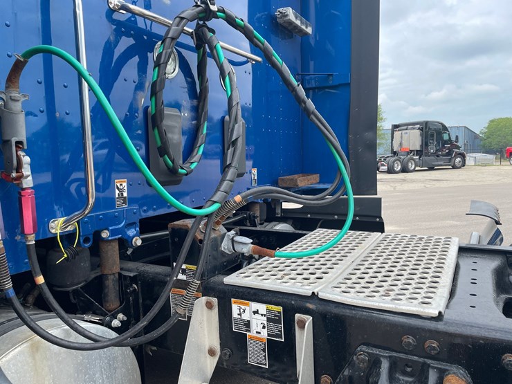 2020-kenworth-t680-image-12