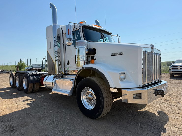 2014-kenworth-t800-image-3