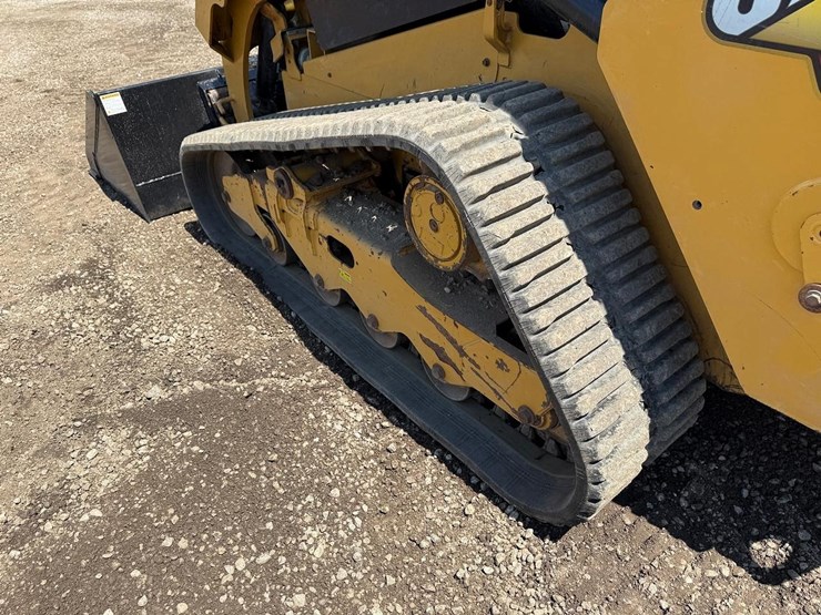2023-caterpillar-259d3-image-17