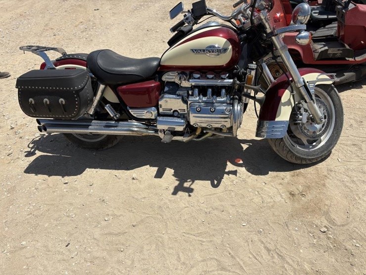 l3---1998-honda-valkyrie-f6-image-2