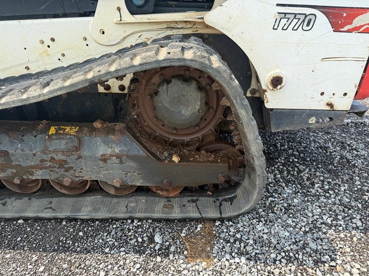 2020-bobcat-t770-image-19