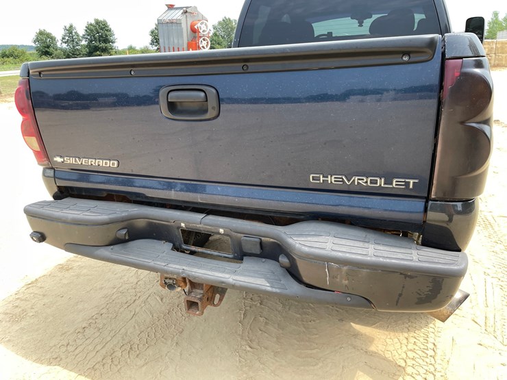 2003-chevrolet-silverado-2500hd-image-25