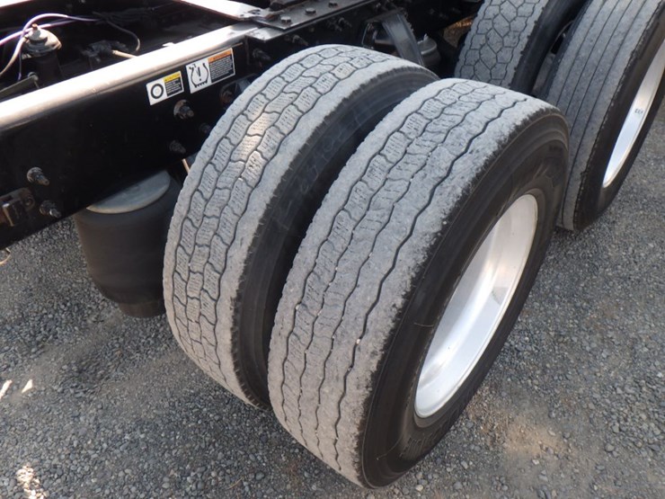 2017-kenworth-t680-image-9