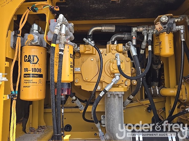 2016-caterpillar-336fl-image-40