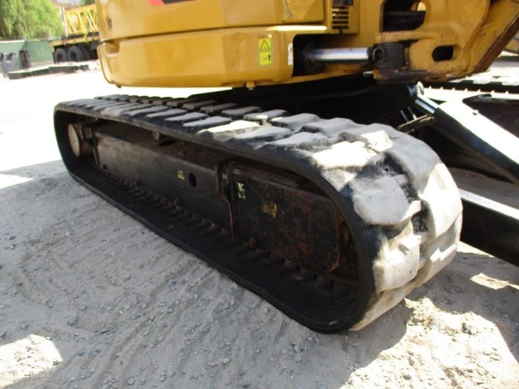 2016-caterpillar-305.5e-image-19
