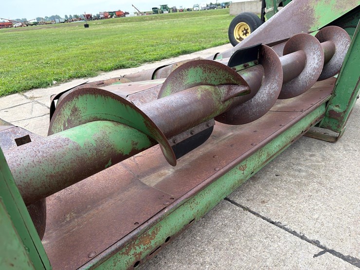john-deere-444-image-10