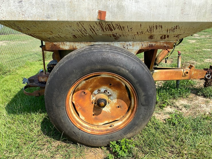 #140-•-hahn-s-9000-big-boy-fertilizer-spreader-image-7