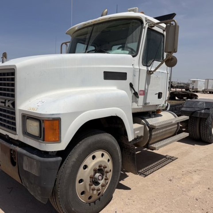 2005 MACK CHN613