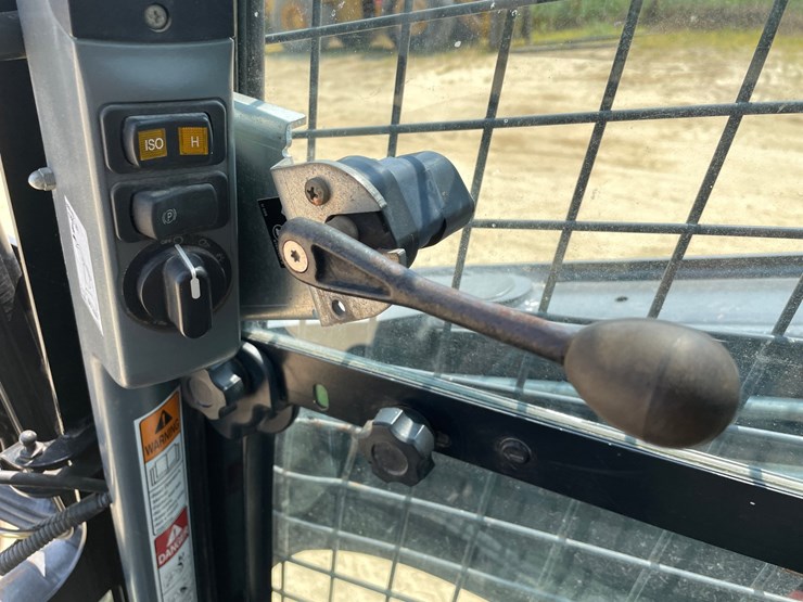 2016-new-holland-c227-image-32