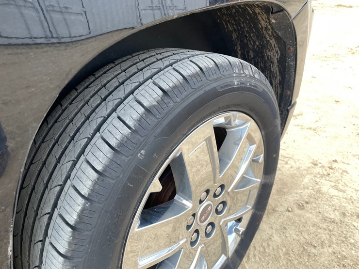 2014-gmc-acadia-denali-image-78