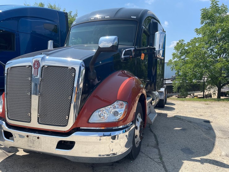 2019-kenworth-t680-image-1