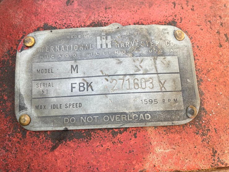 #300-•-1951-farmall-m-tractor-image-65