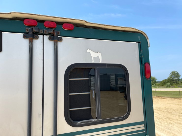 #103-•-1998-trailet-2-horse-trailer-with-overnight-package-(has-wi-title)-image-23
