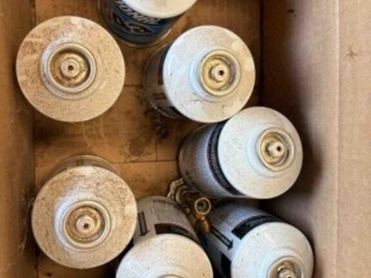 hvac-guage-and-7-cans-of-134a-image-3