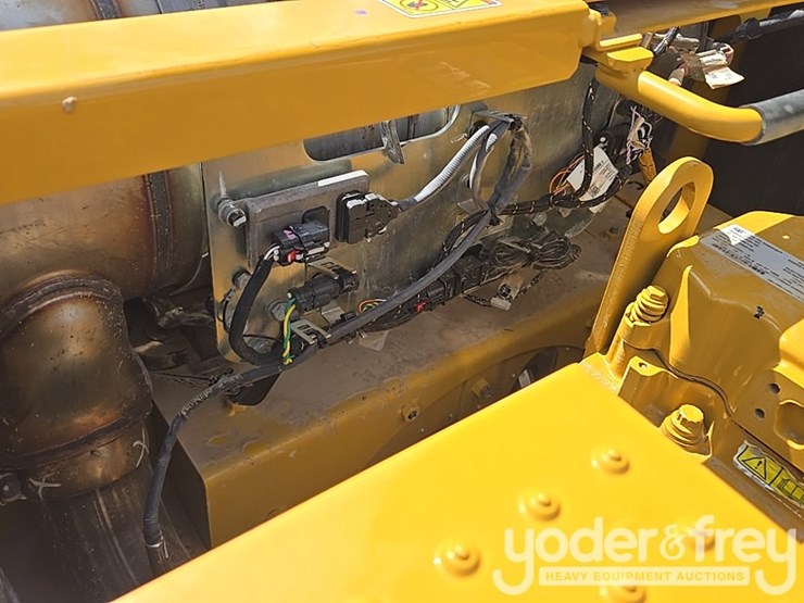 2019-caterpillar-336-image-54