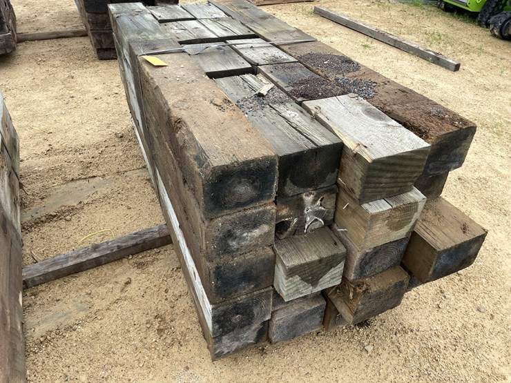 #3629-•-bundle-of-used-guard-rail-posts-image-1