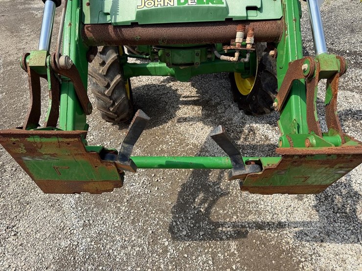 2016-john-deere-5055e-image-10