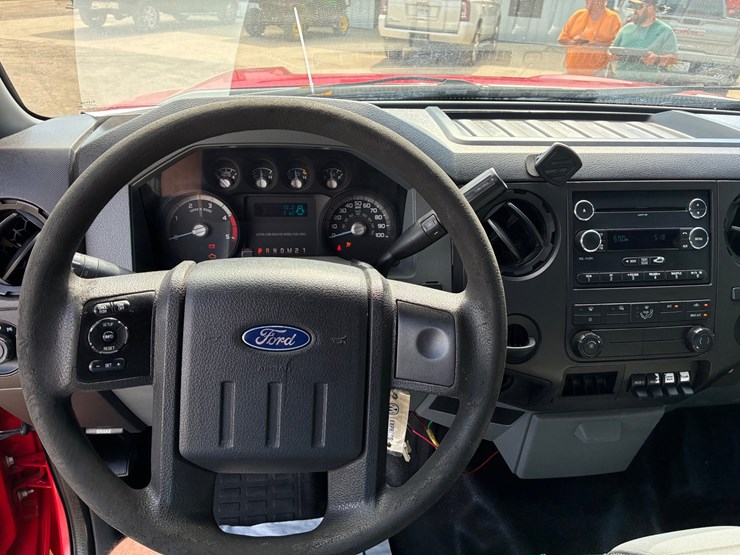 2015-ford-f550-image-11