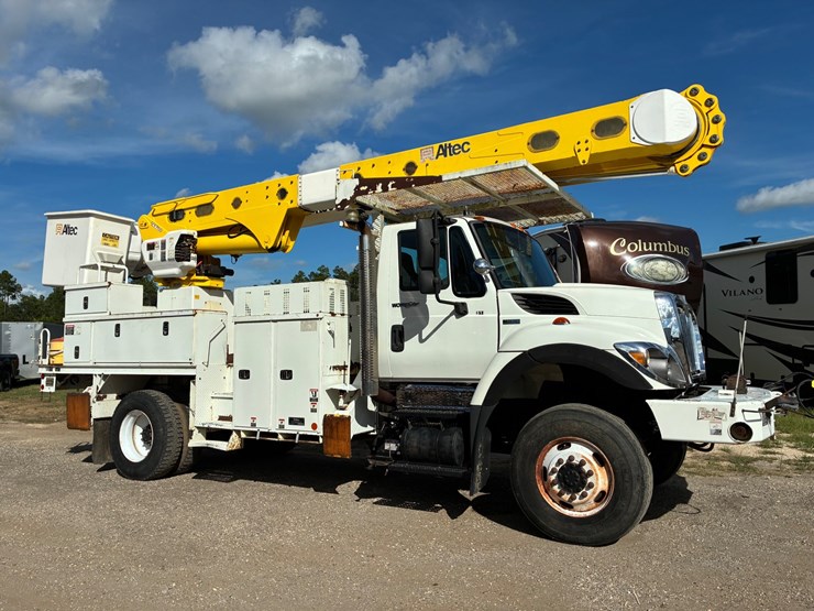 2011-international-7300-image-1
