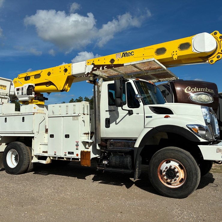 2011 INTERNATIONAL 7300
