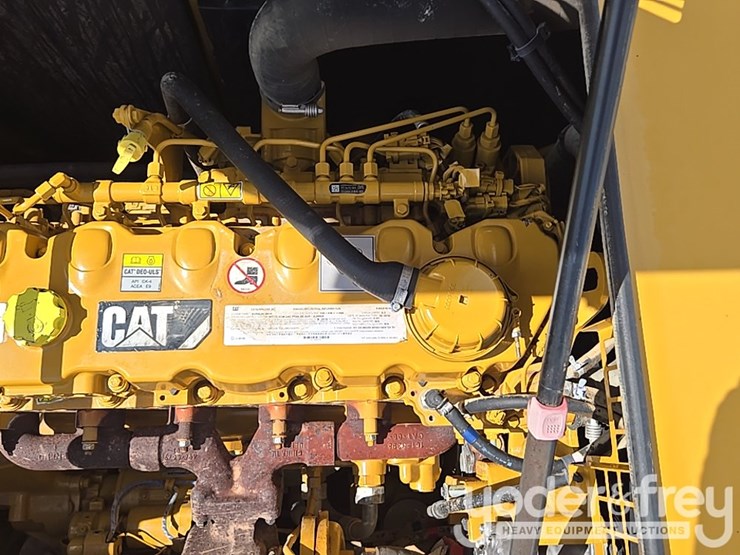 2019-caterpillar-336-image-57