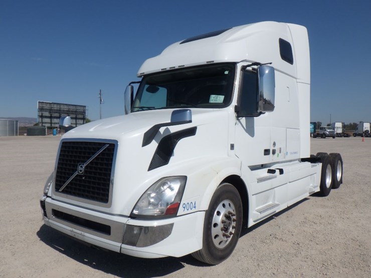 2018-volvo-vnl780-image-1
