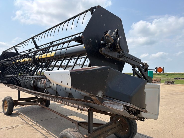 agco-20ft-air-reel-bean-head-w/-cart-image-6