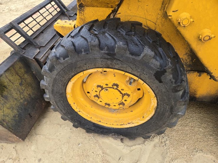 john-deere-570-image-6