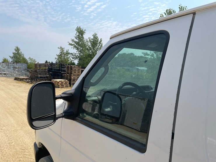 2009-ford-e350-image-16