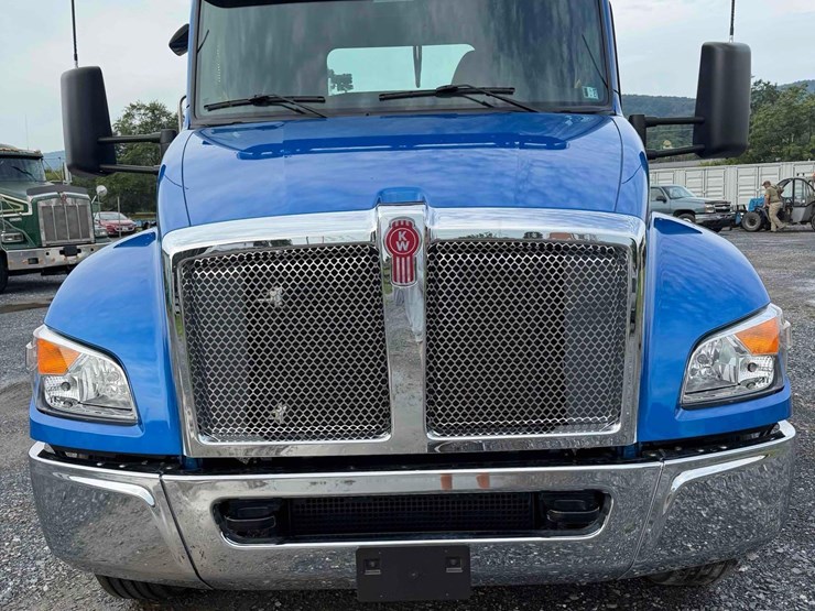 2025-kenworth-t280-image-2