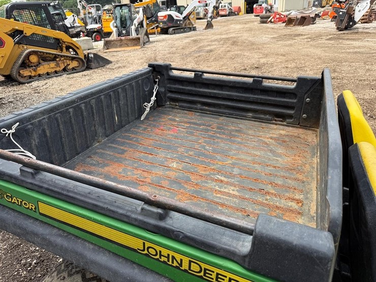 2014-john-deere-gator-tx-image-12