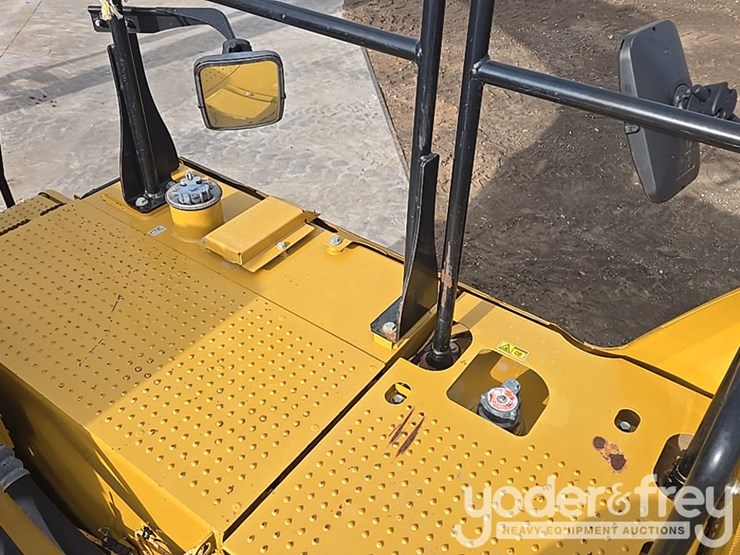 2019-caterpillar-336-image-60