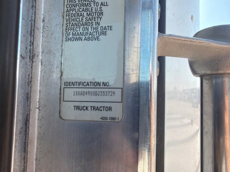 2013-kenworth-t660-image-13