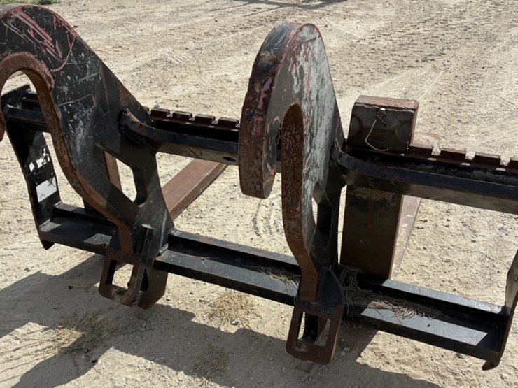 fork-attachment-for-loader-image-3