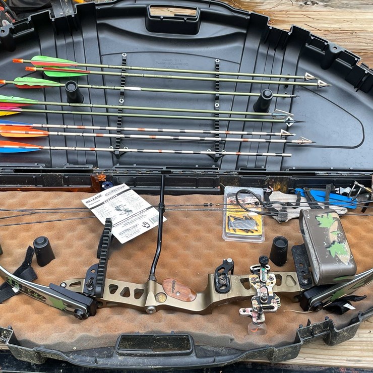 #5715 • Hoyt USA Bow