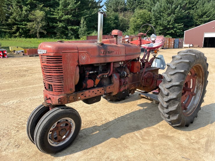 #300-•-1951-farmall-m-tractor-image-1