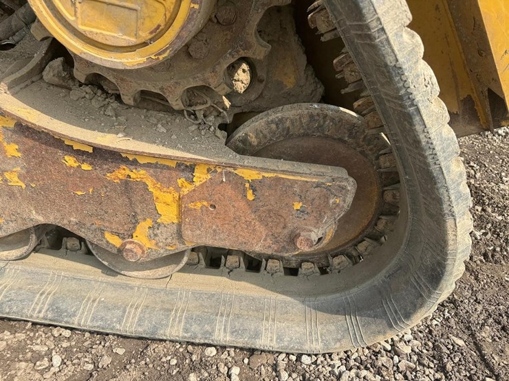 2016-caterpillar-259d-image-16