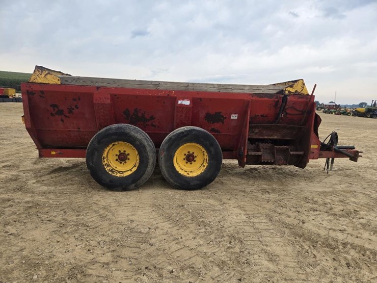 new-holland-3110-image-12