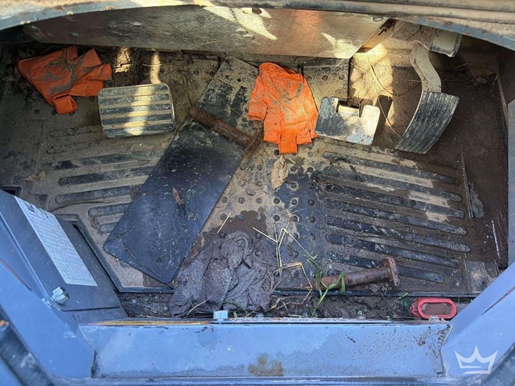 2022-takeuchi-tl12r2-image-10