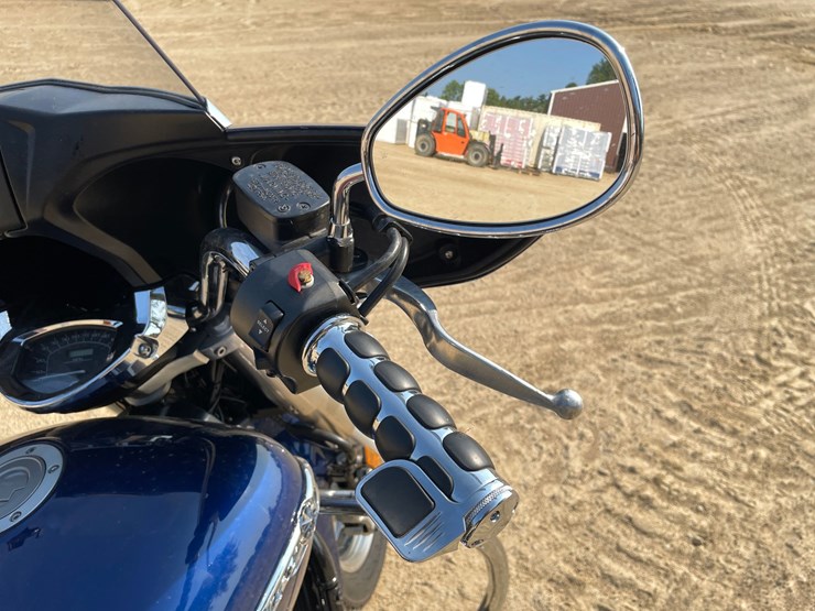#1216-•-2013-yamaha-v-star-1300cc-motorcycle-(has-wi-title)-image-24