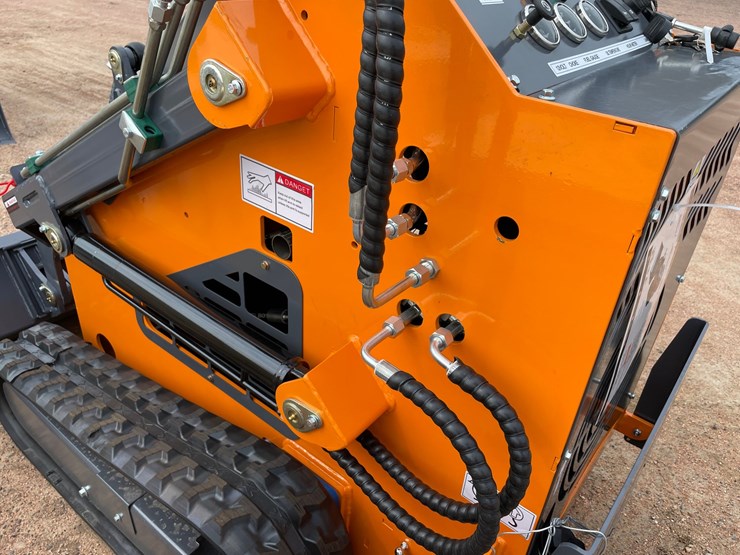 #5634-•-landhonor-mini-skid-steer-loader-me380r2-(mosinee,-wi)-image-12