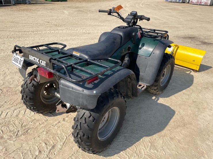 #1231-•-2000-arctic-cat-4-wheeler-with-5'-moose-plow-image-5