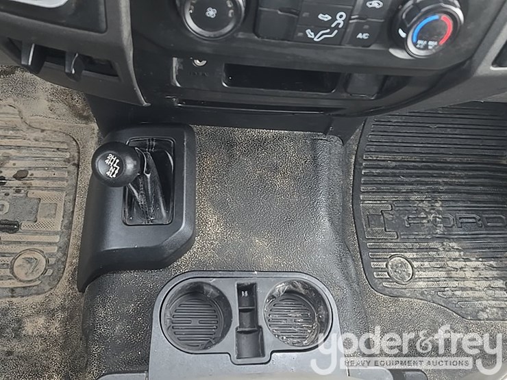 2017-ford-f550-image-41