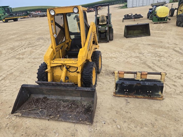 john-deere-570-image-5