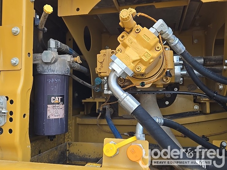 2019-caterpillar-336-image-39