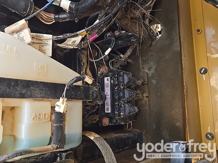 2019-caterpillar-336-image-33